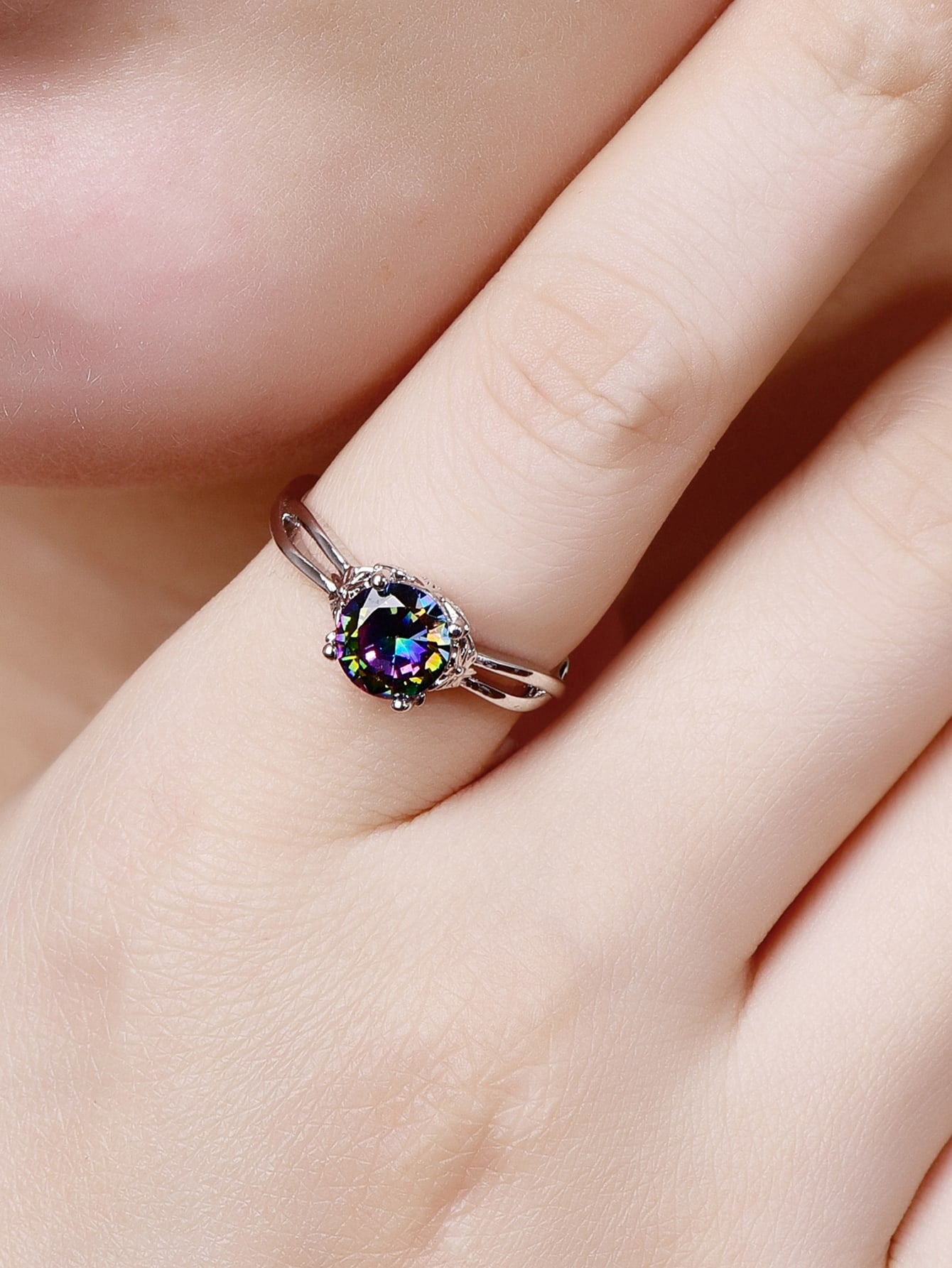 Dazzling Elegance: Cubic Zirconia Decor Ring