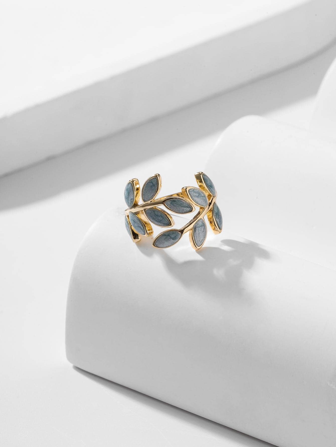 Leaf Design Cuff Ring