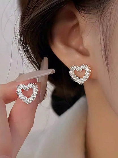 Heartfelt Chic: Set of 2 Hollow Out Heart Stud Earrings for Everyday Elegance