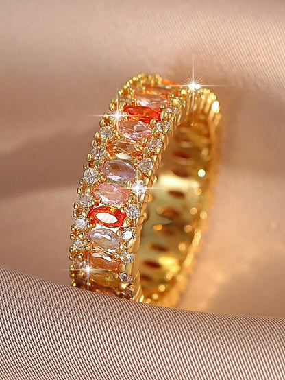 Radiant Elegance: 18K Gold Oval Cubic Zirconia Wedding Ring