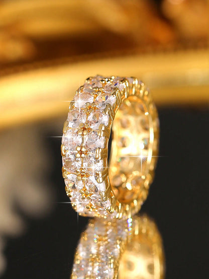 Radiant Elegance: 18K Gold Oval Cubic Zirconia Wedding Ring