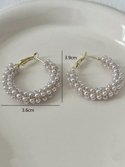 Sophisticated Pearl Design Ear Studs