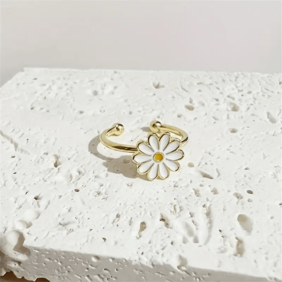 Simple Daisy Rotating  Anxiety Relief Ring