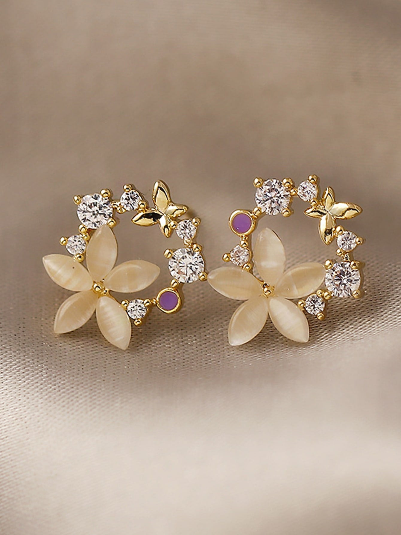 Rhinestone Flower Decor Stud Earrings