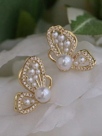 Faux Pearl Butterfly Decor Stud Earrings