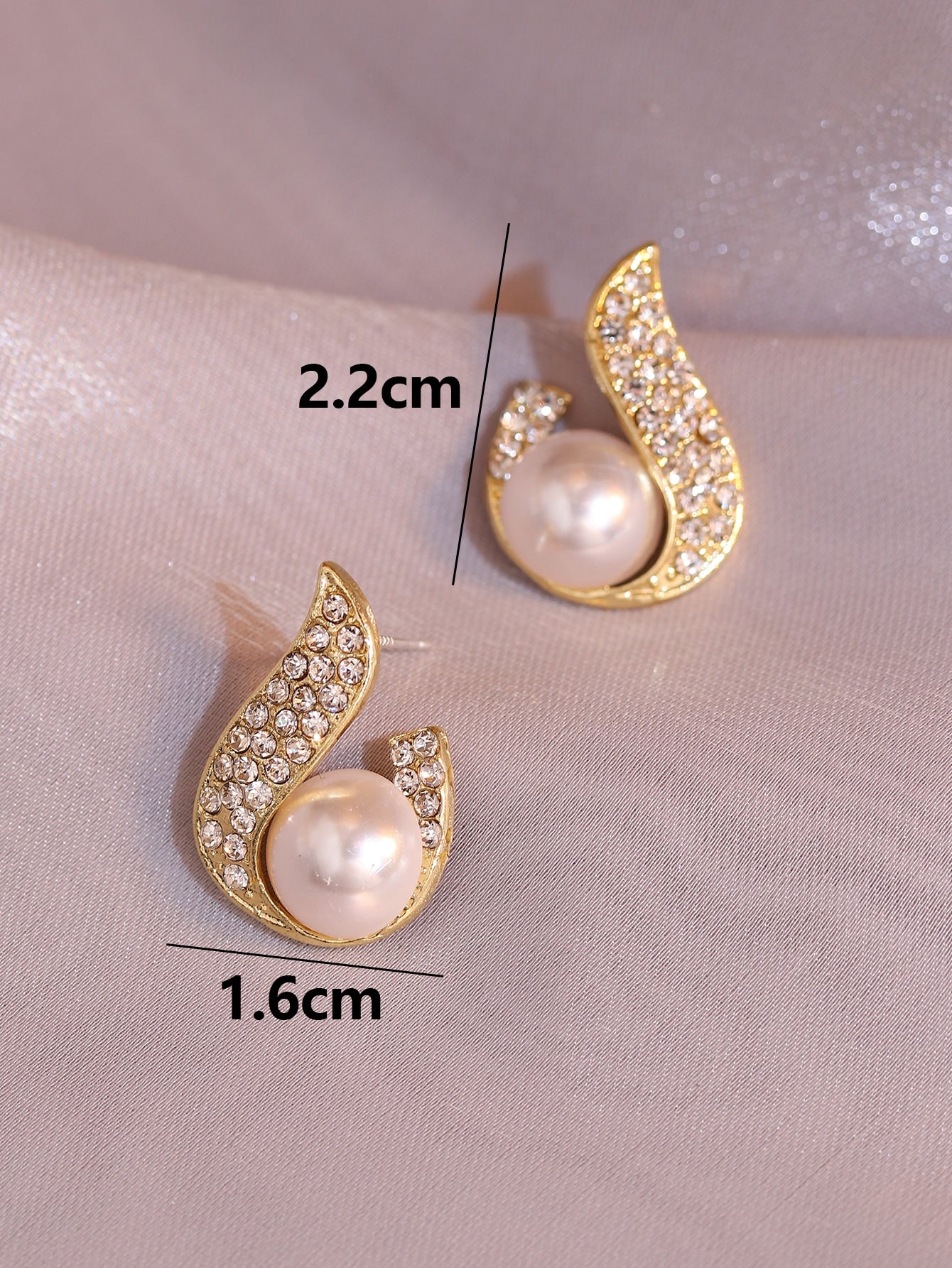 Rhinestone Faux Pearl Decor Stud Earrings