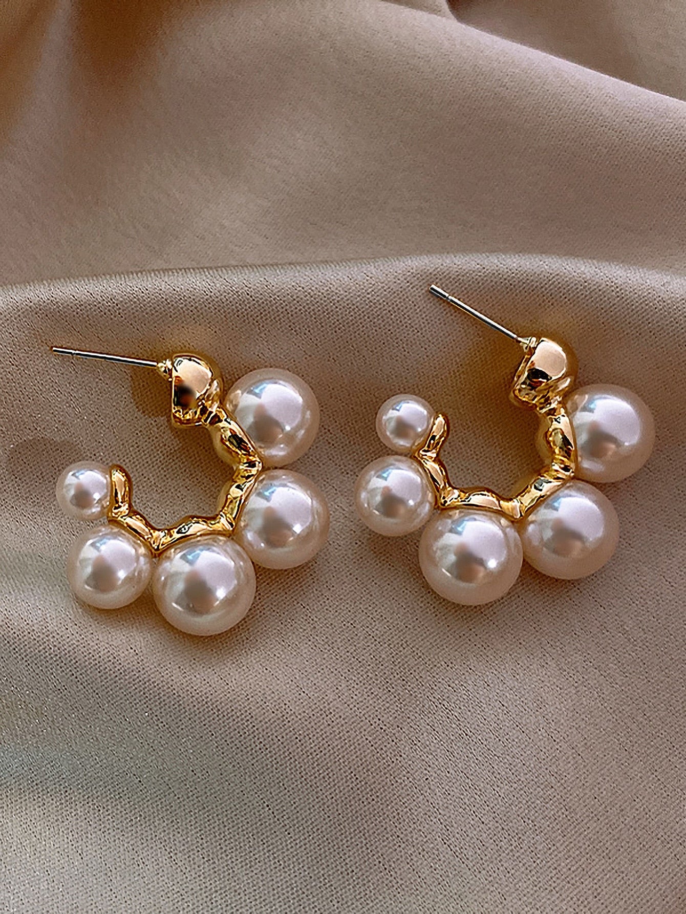 Faux Pearl Decor Hoop Earrings