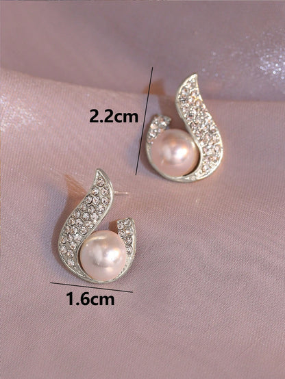 Rhinestone Faux Pearl Decor Stud Earrings