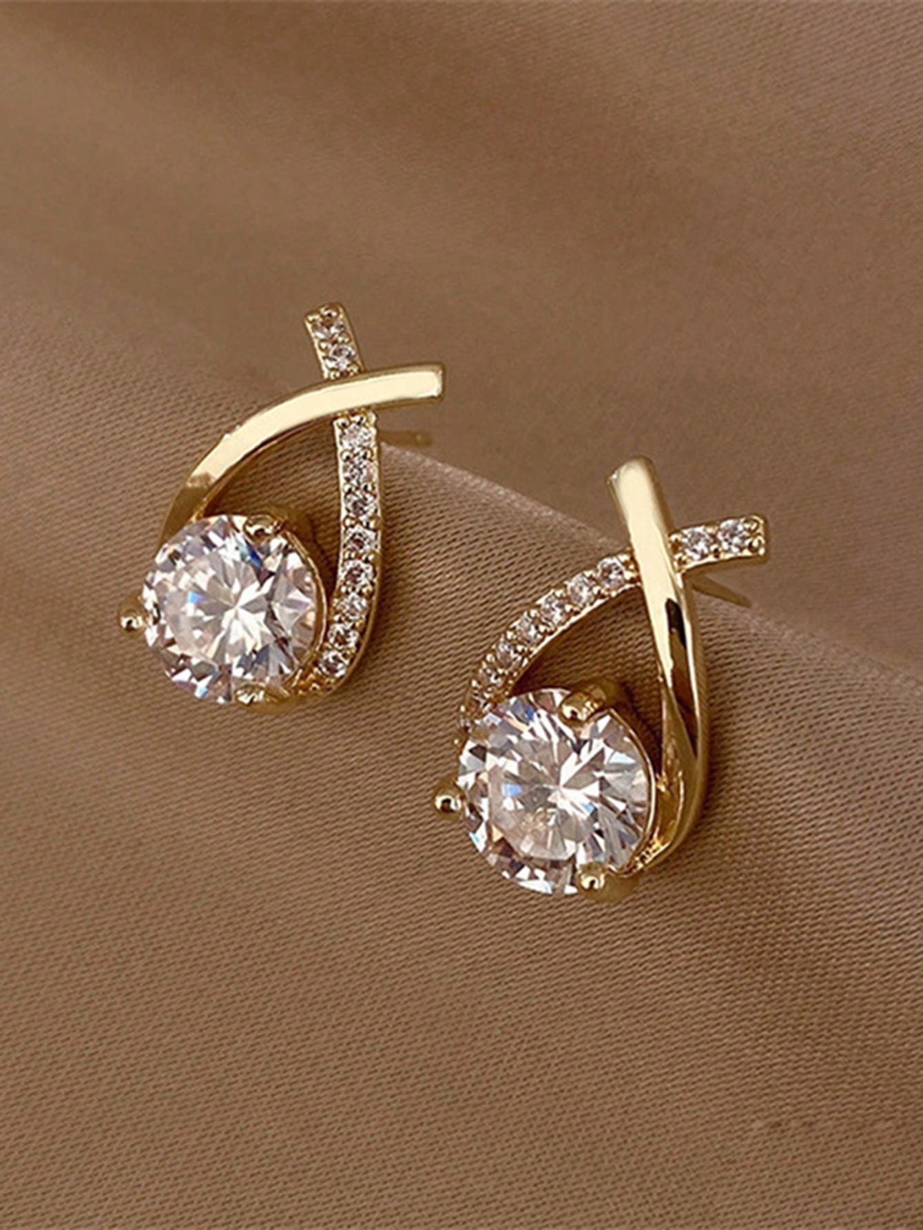 1pair Luxury & Elegant Twist Waterdrop Cubic Zirconia Stud Earrings