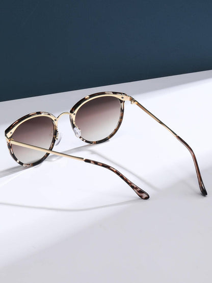 Trendy Tortoiseshell Round Frame Sunglasses