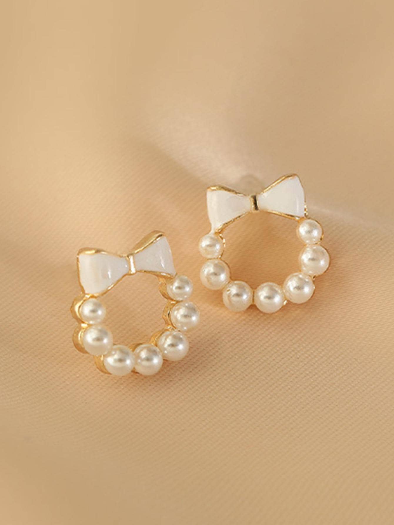 Faux Pearl Rhinestone Flower Decor Stud Earrings