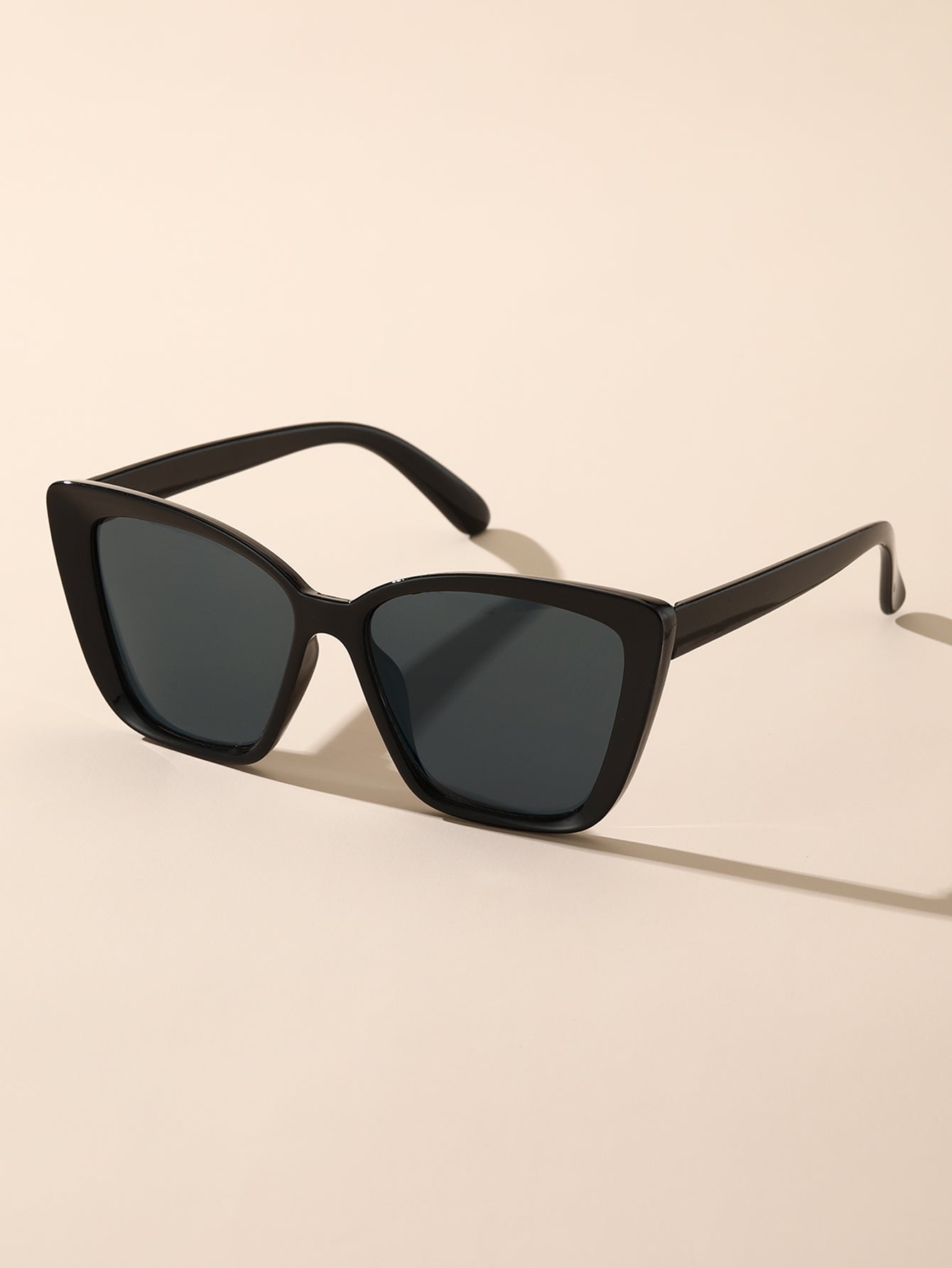 1pair Cat Eye Sunglasses