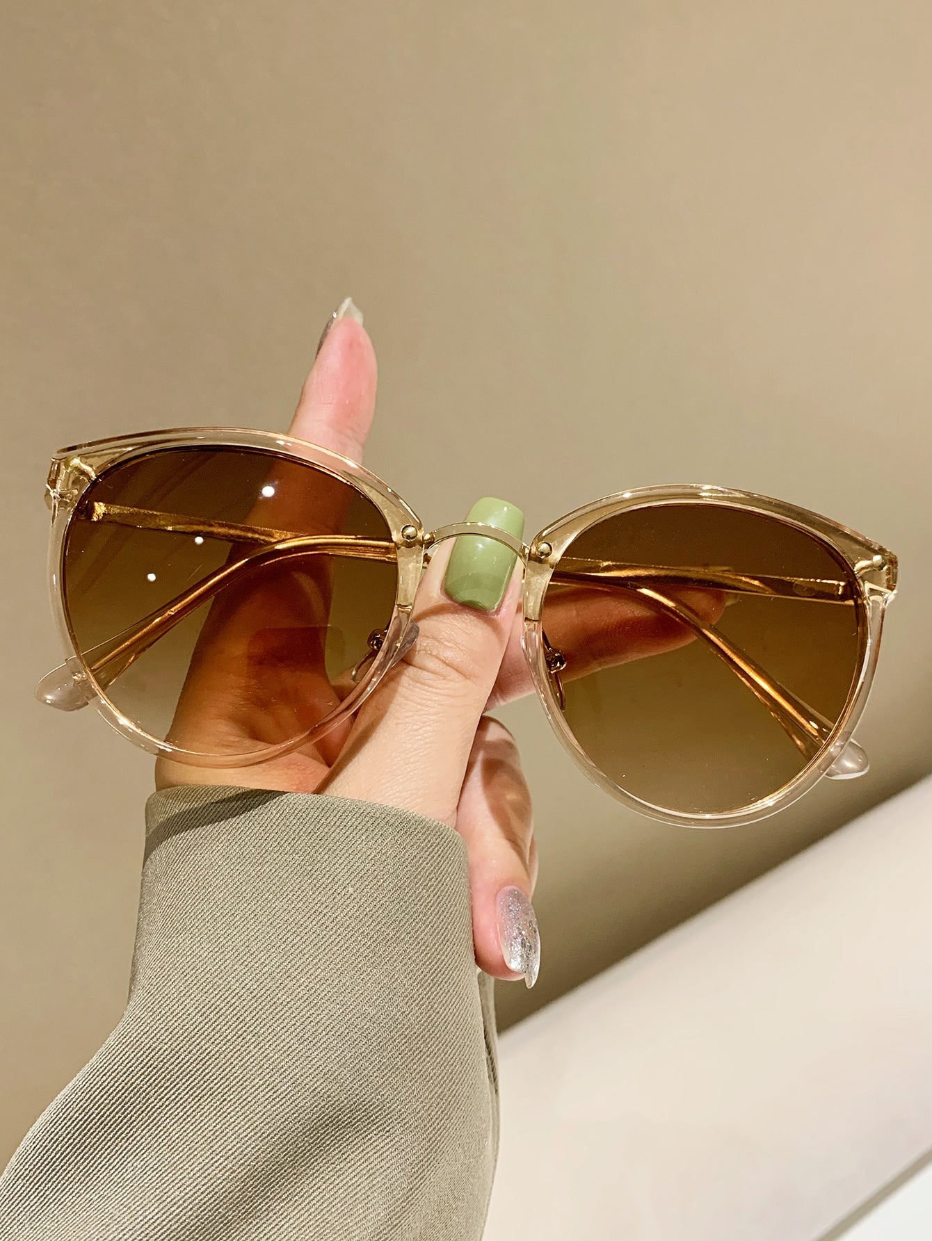 Trendy Tortoiseshell Round Frame Sunglasses