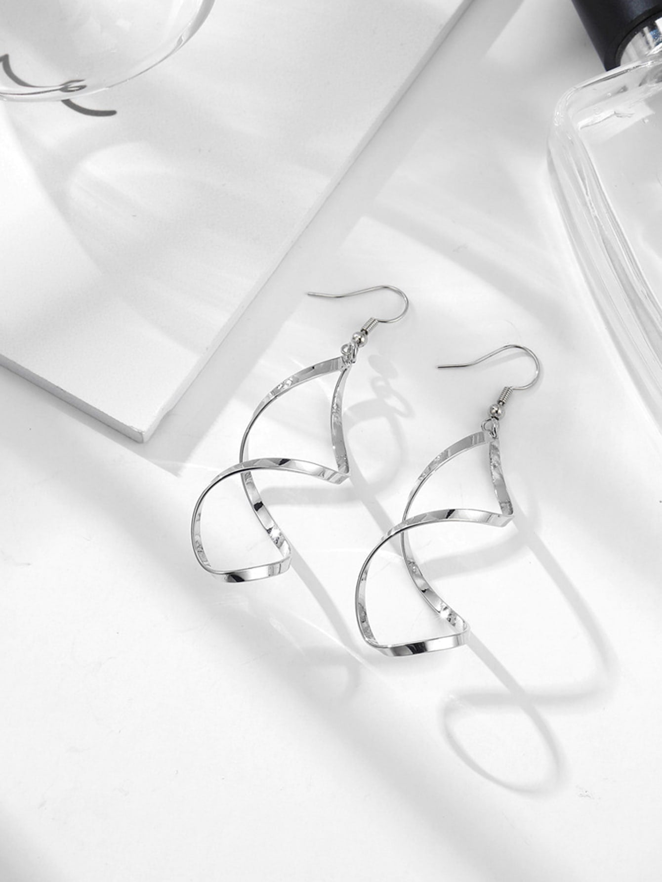 1pair Spiral & Bent Wave Curve Design Unique & Airy Earrings