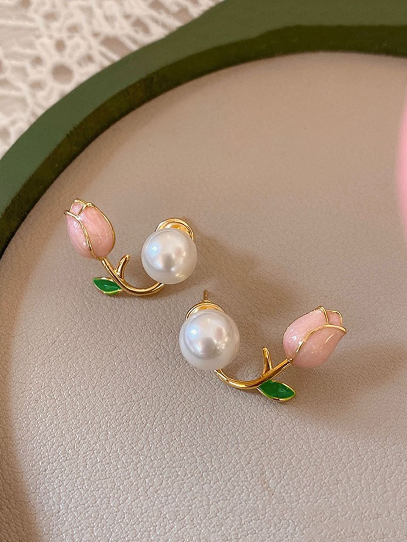 1pair Tulip Pearl Stud Earrings