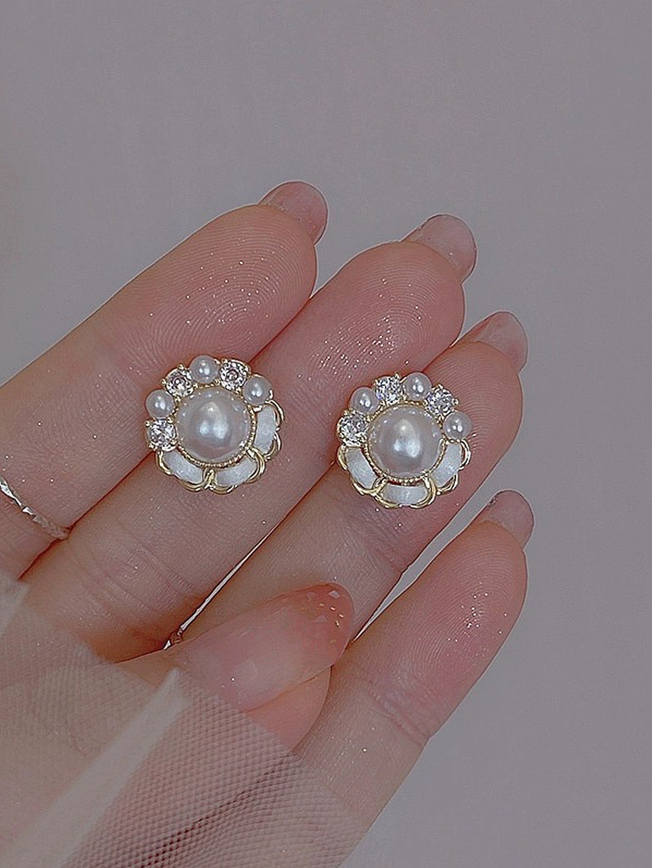 Faux Pearl Rhinestone Flower Decor Stud Earrings