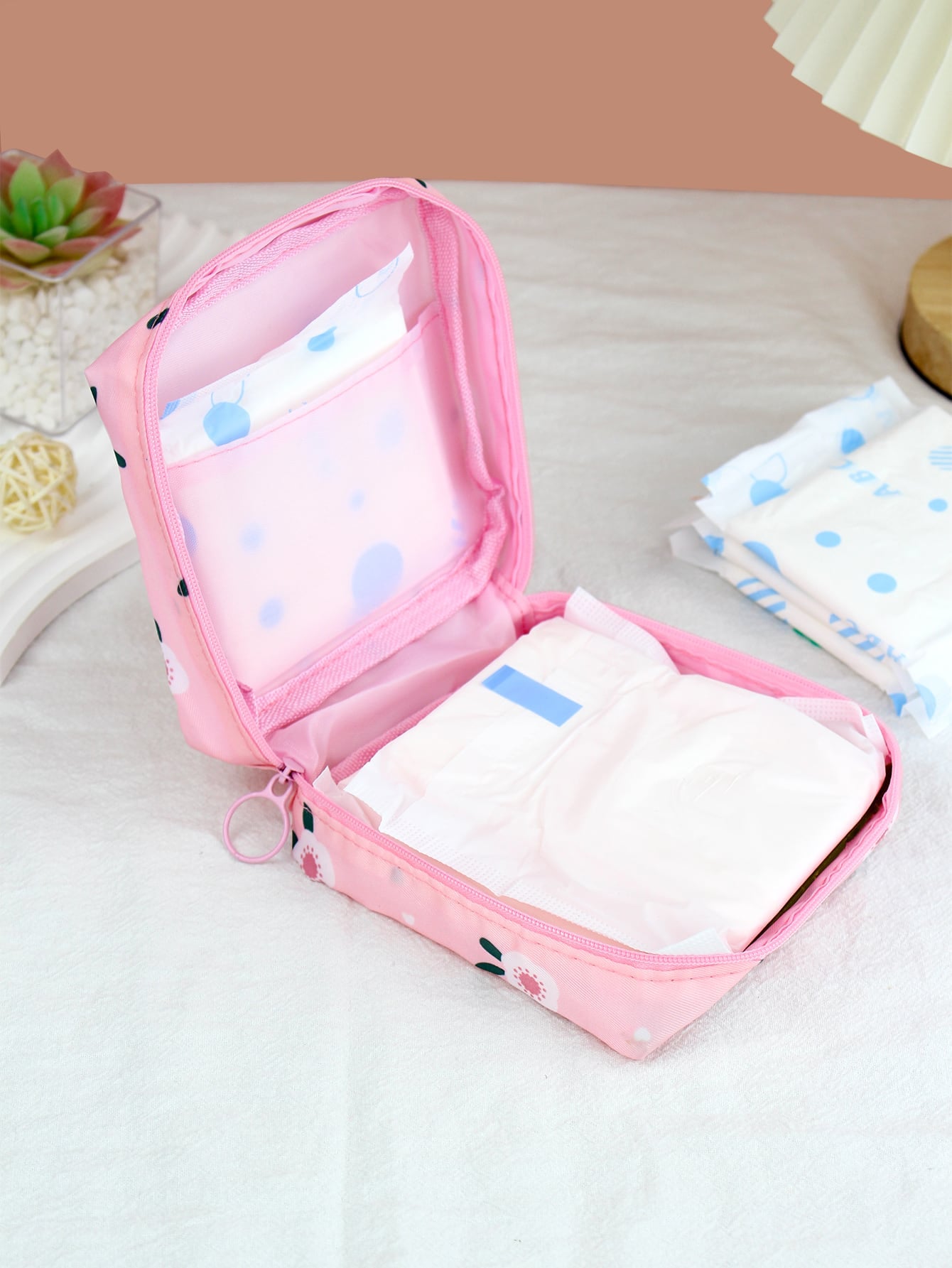 Multifunctional Cosmetic Organizer Sanitary Pads / Tampons Bag