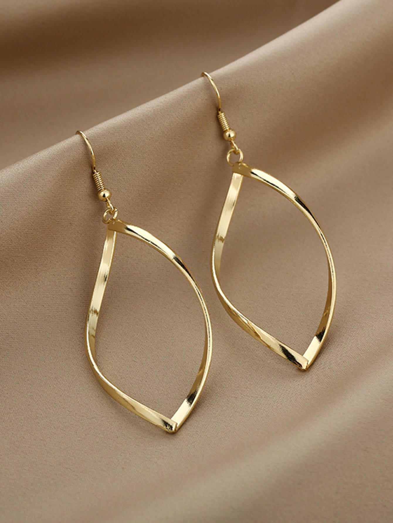 1pair Spiral & Bent Wave Curve Design Unique & Airy Earrings