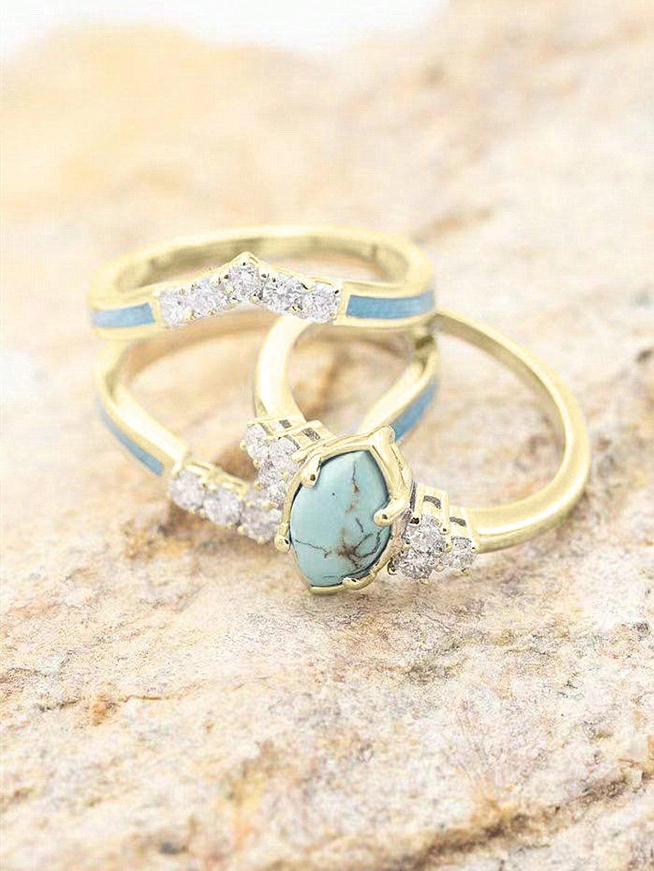 Women Hollow Turquoise Ring With Delicate Rhinestone